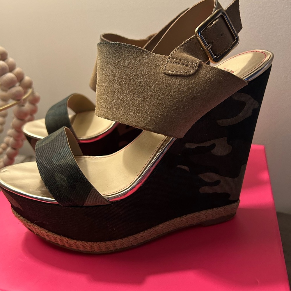 Betsey Johnson Tan and Black Camouflage Wedges